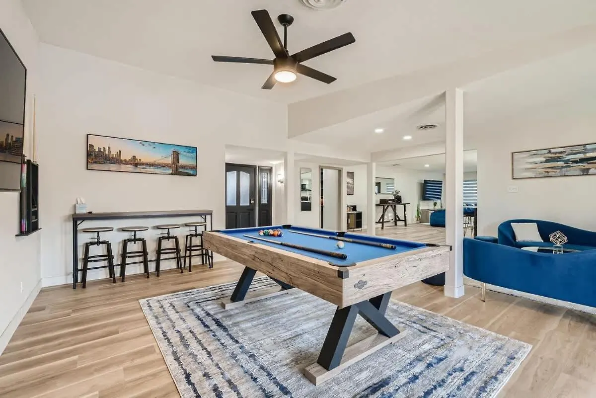 Heated Pool Modern Ranch Villa 10 Min To Strip Las Vegas